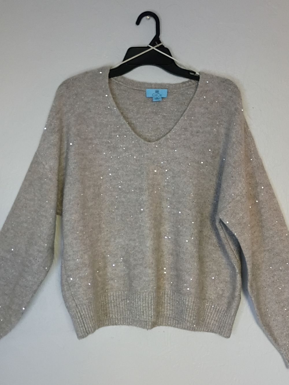 CeCe Light Brown V-Neck Sequin Knit Sweater SZ Medium. 0081